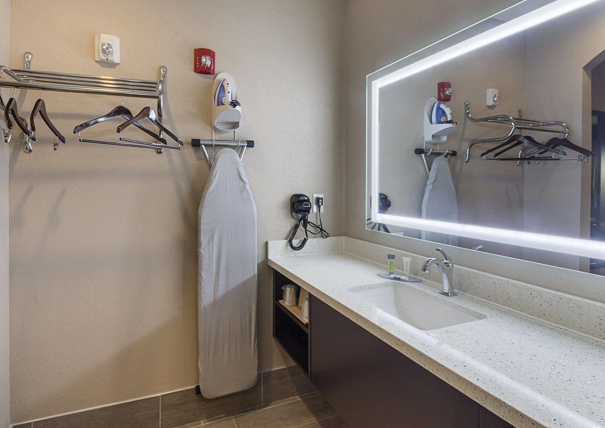 Econo Lodge Inn&Suites Houston NW-Cy-Fair Jersey Village Esterno foto
