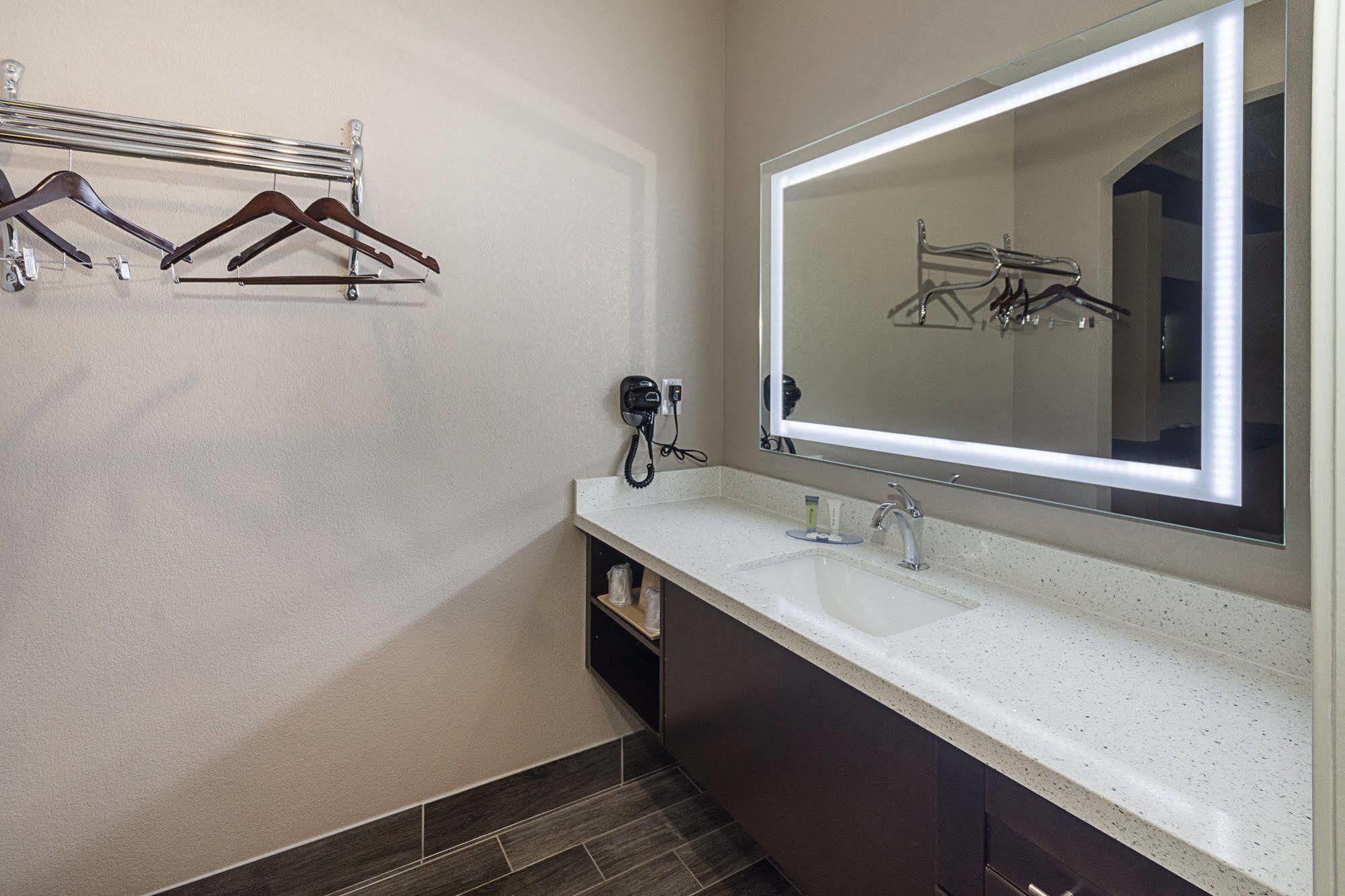 Econo Lodge Inn&Suites Houston NW-Cy-Fair Jersey Village Esterno foto